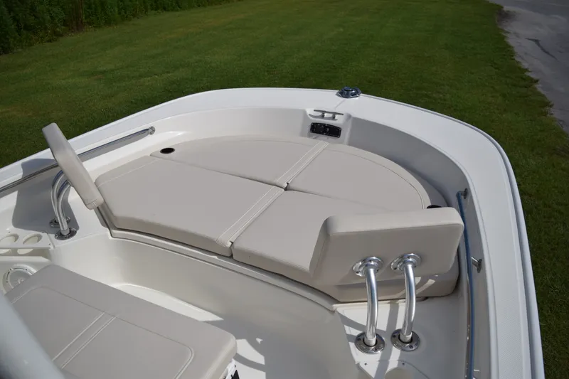 Slide: The Image of Boston Whaler 210 Montauk 2026 - 15