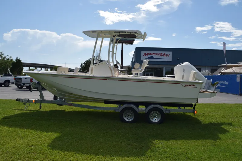 Slide: The Image of Boston Whaler 210 Montauk 2026 - 19