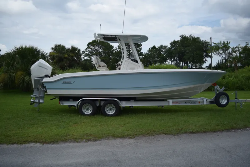The Image of Boston Whaler 250 Dauntless 2026 - 0