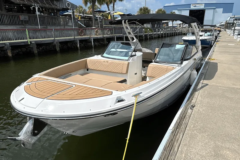 Slide: The Image of Sea Ray SDX 270 Outboard 2025 - 15