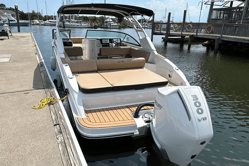 Slide: The Image of Sea Ray SDX 270 Outboard 2025 - 16