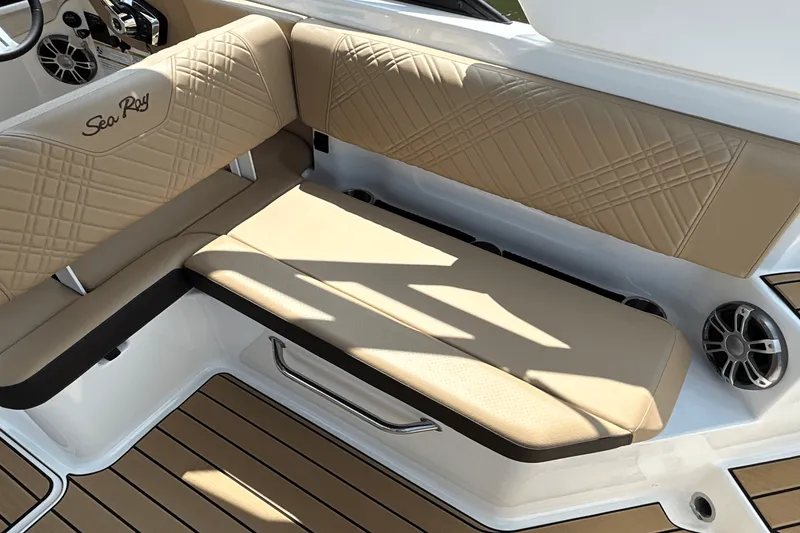 Slide: The Image of Sea Ray SDX 270 Outboard 2025 - 6