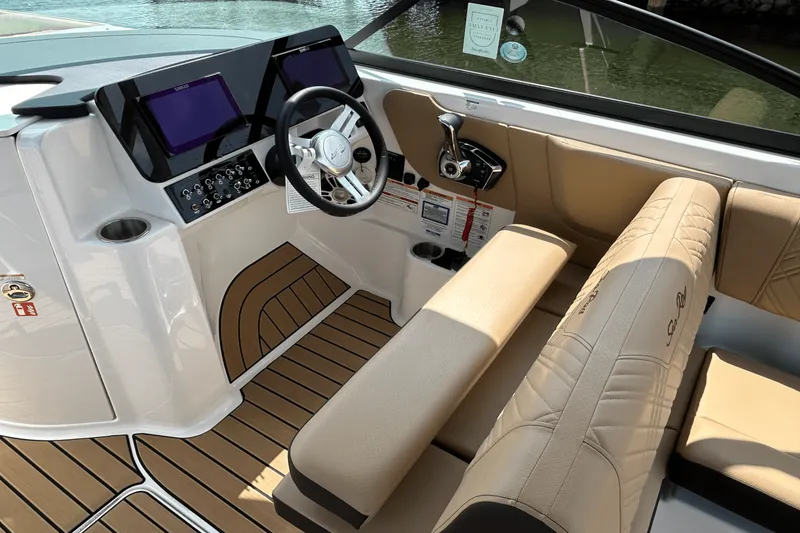 Slide: The Image of Sea Ray SDX 270 Outboard 2025 - 9