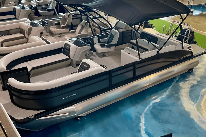 Slide: The Image of Harris Cruiser 230 2026 - 1