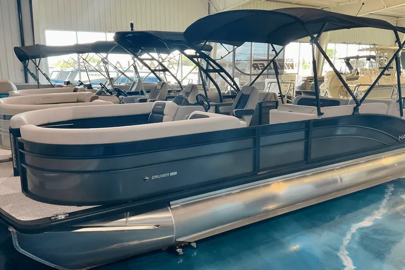 Slide: The Image of Harris Cruiser 230 2026 - 2