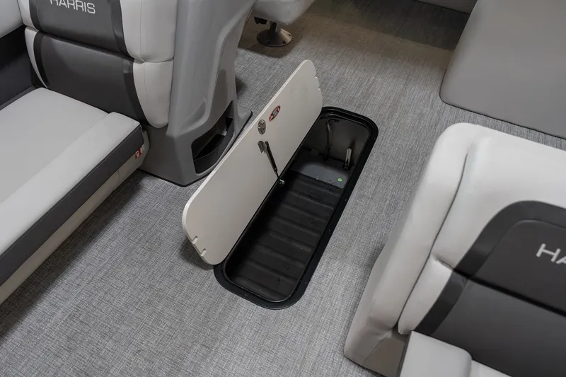 Slide: The Image of Harris Cruiser 230 2026 - 9