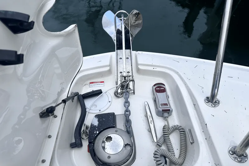 Slide: The Image of Sea Ray 320 SUNDANCER 2022 - 33