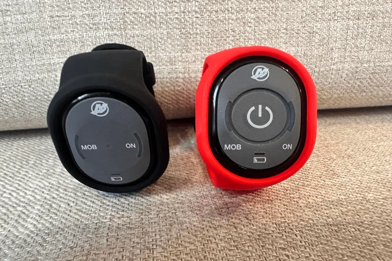 Slide: The Image of Sea Ray 320 SUNDANCER 2022 - 35