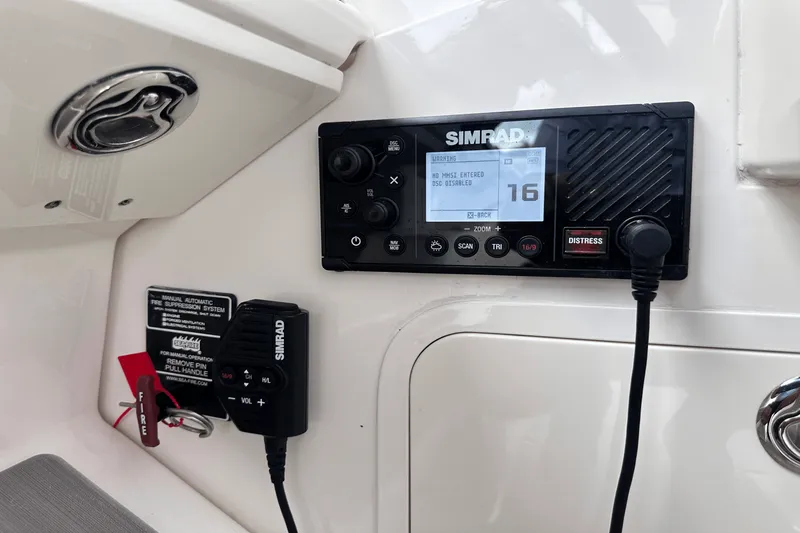 Slide: The Image of Sea Ray 320 SUNDANCER 2022 - 40