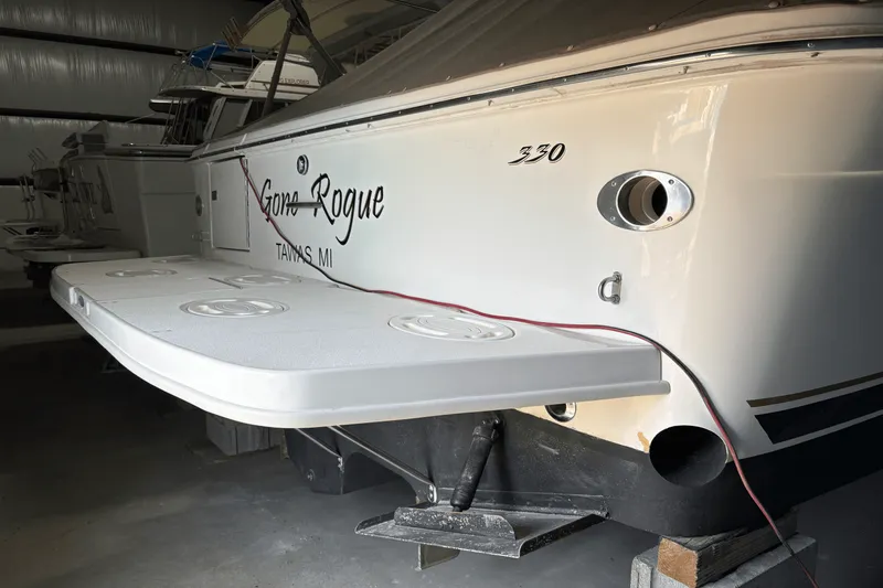 Slide: The Image of Sea Ray 330 EXPRESS CRUISER 1997 - 13