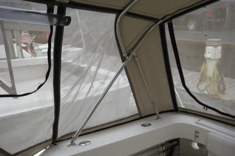 Slide: The Image of Sea Ray 330 EXPRESS CRUISER 1997 - 19