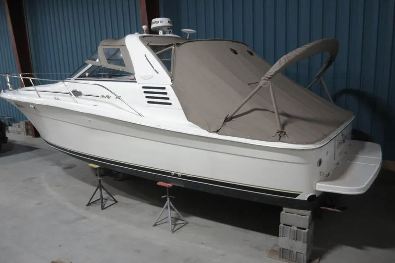 Slide: The Image of Sea Ray 330 EXPRESS CRUISER 1997 - 2