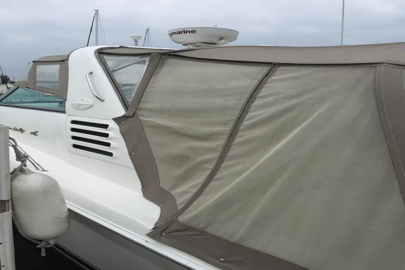 Slide: The Image of Sea Ray 330 EXPRESS CRUISER 1997 - 20