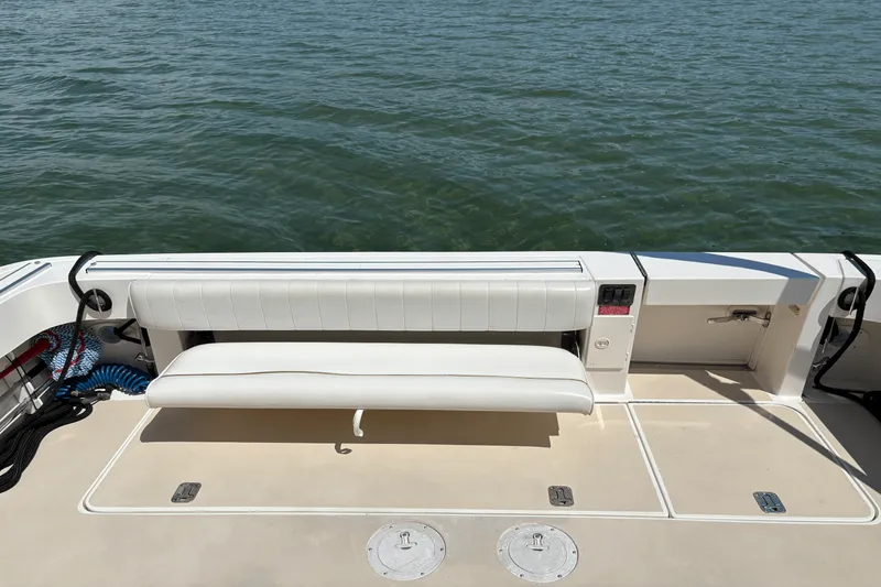 Slide: The Image of Sea Ray 330 EXPRESS CRUISER 1997 - 22