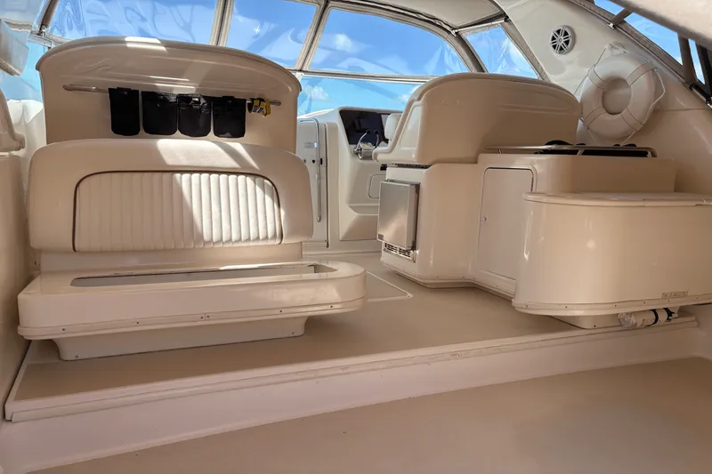 Slide: The Image of Sea Ray 330 EXPRESS CRUISER 1997 - 24