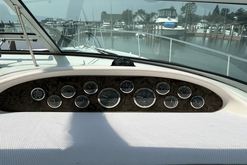 Slide: The Image of Sea Ray 330 EXPRESS CRUISER 1997 - 36