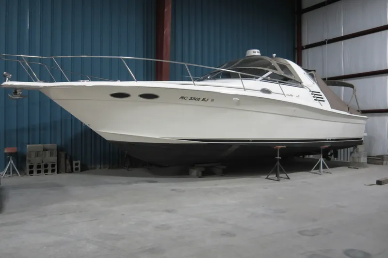 Slide: The Image of Sea Ray 330 EXPRESS CRUISER 1997 - 4