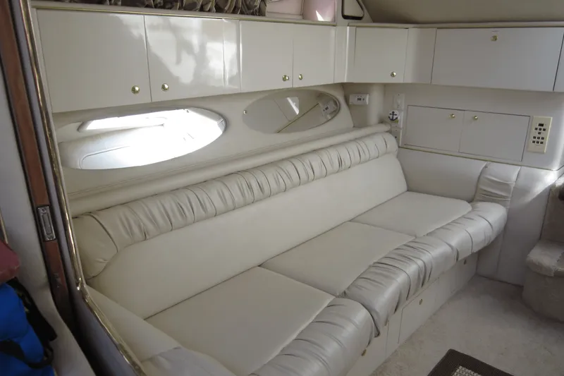 Slide: The Image of Sea Ray 330 EXPRESS CRUISER 1997 - 51