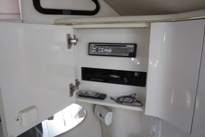 Slide: The Image of Sea Ray 330 EXPRESS CRUISER 1997 - 61