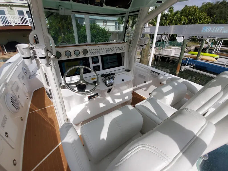 Slide: The Image of Everglades 350 Center Console 2008 - 105