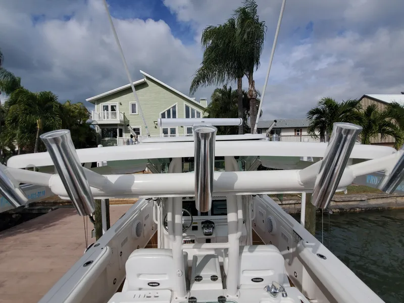 Slide: The Image of Everglades 350 Center Console 2008 - 107