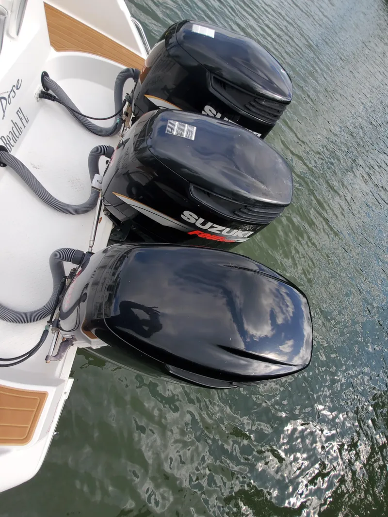 Slide: The Image of Everglades 350 Center Console 2008 - 115