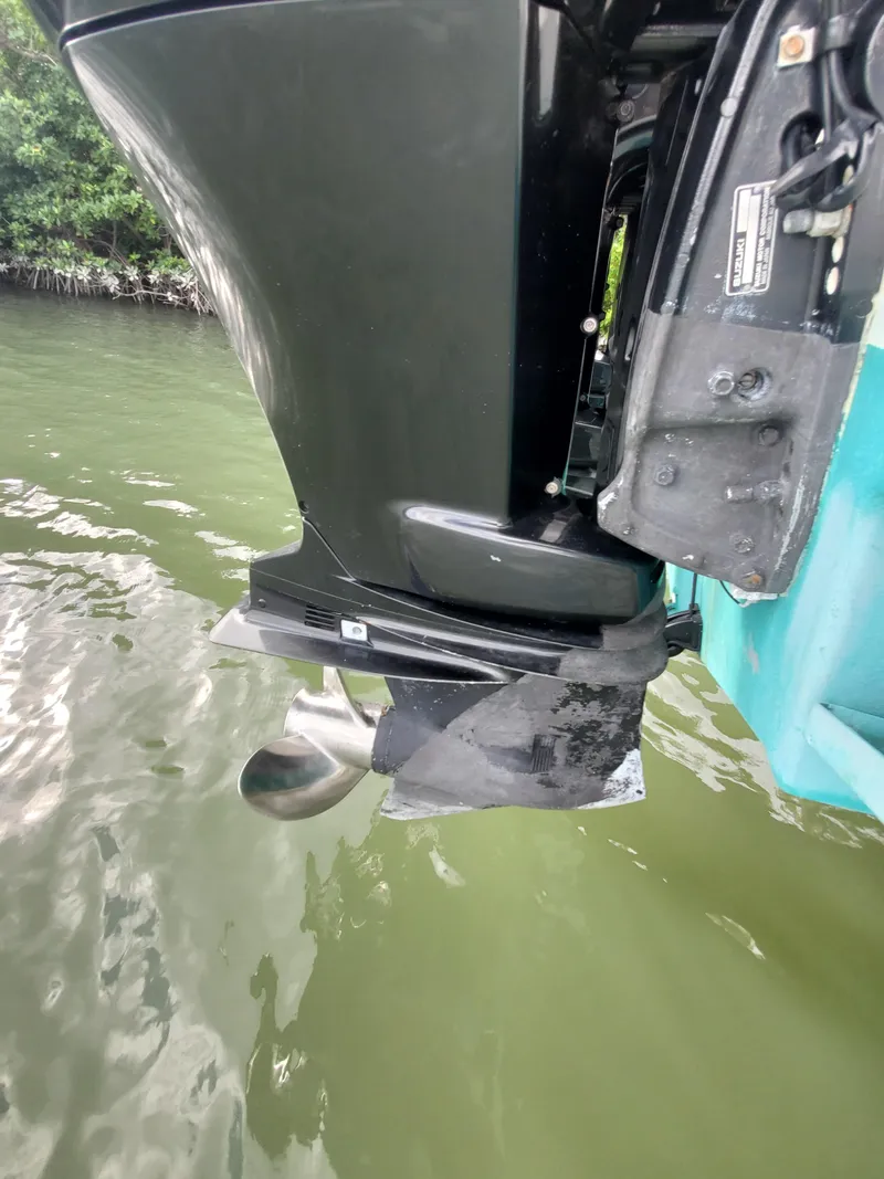 Slide: The Image of Everglades 350 Center Console 2008 - 120