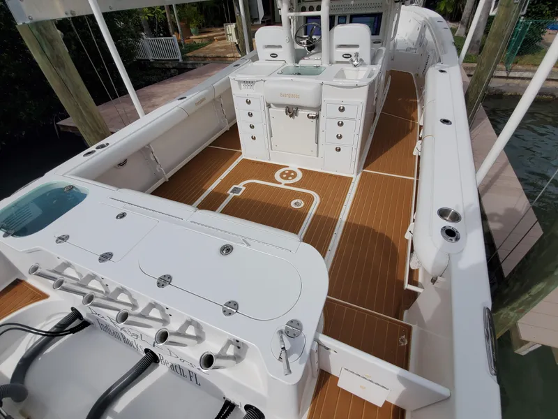 Slide: The Image of Everglades 350 Center Console 2008 - 124