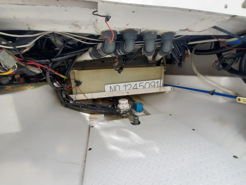 Slide: The Image of Everglades 350 Center Console 2008 - 131