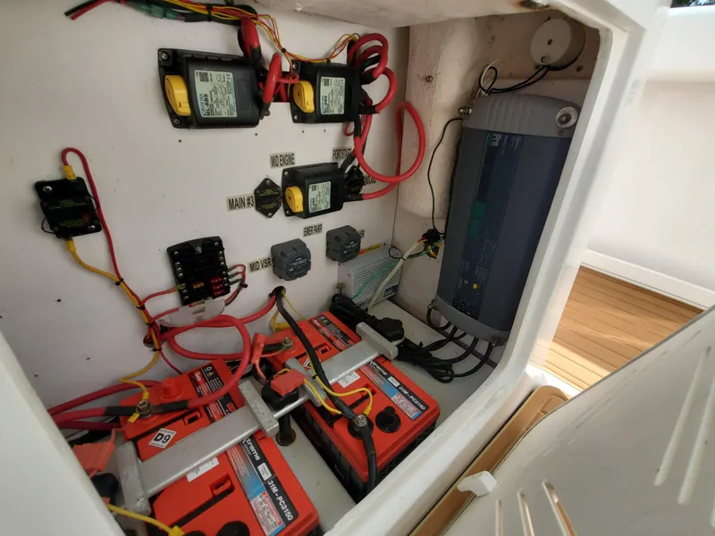 Slide: The Image of Everglades 350 Center Console 2008 - 136