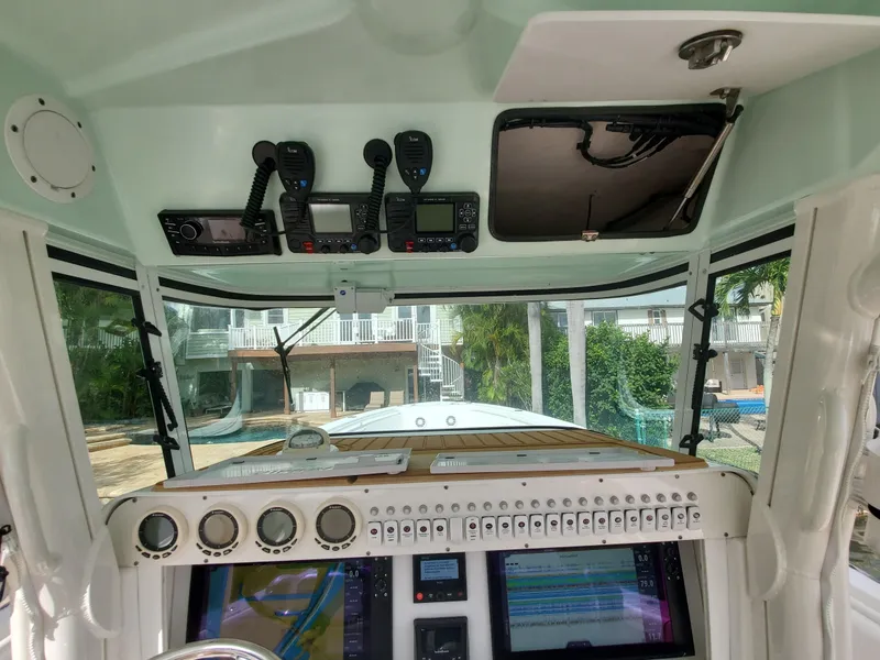 Slide: The Image of Everglades 350 Center Console 2008 - 141