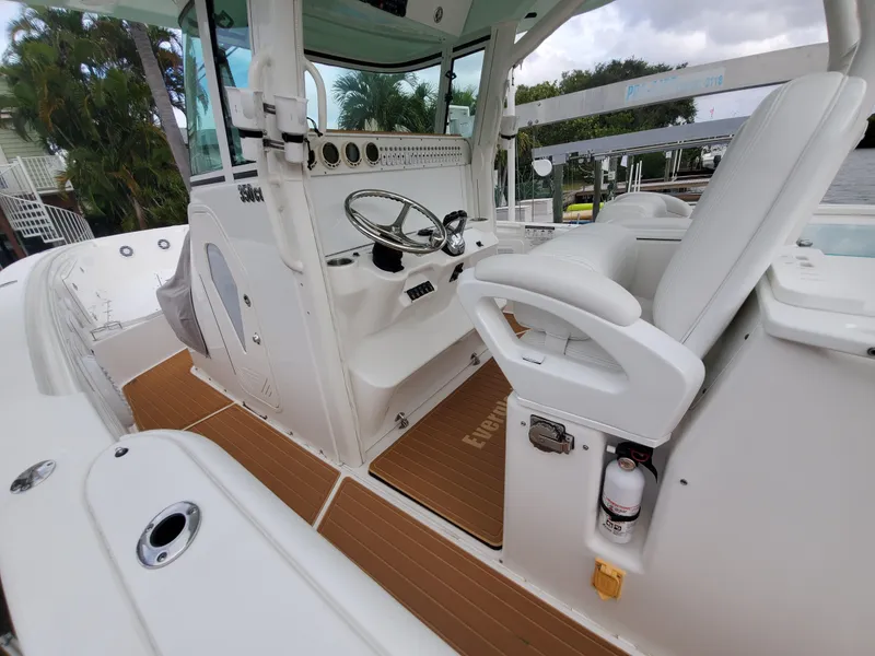 Slide: The Image of Everglades 350 Center Console 2008 - 146