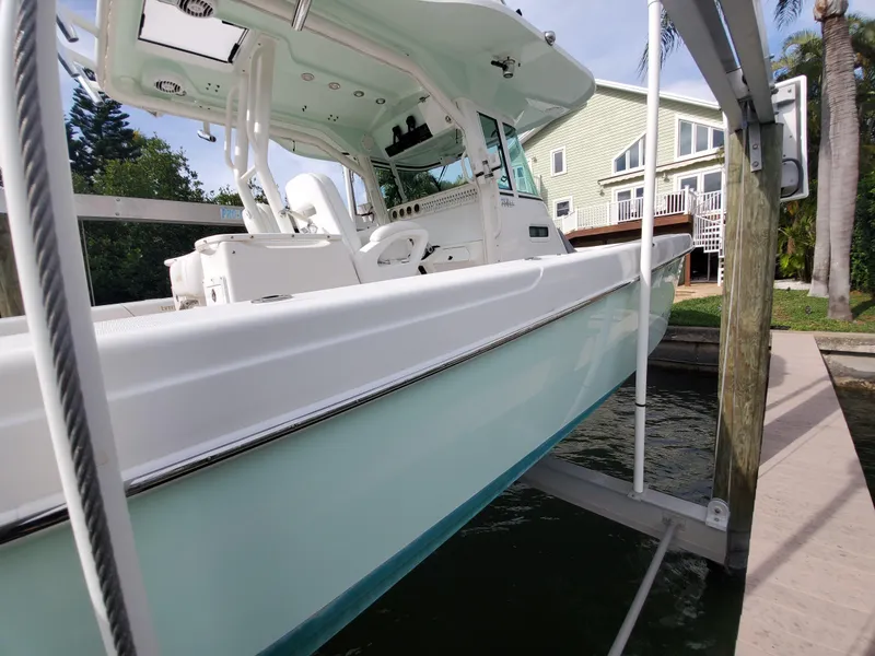 Slide: The Image of Everglades 350 Center Console 2008 - 151