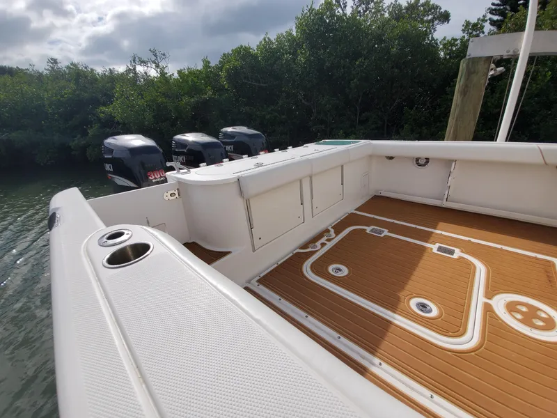 Slide: The Image of Everglades 350 Center Console 2008 - 153