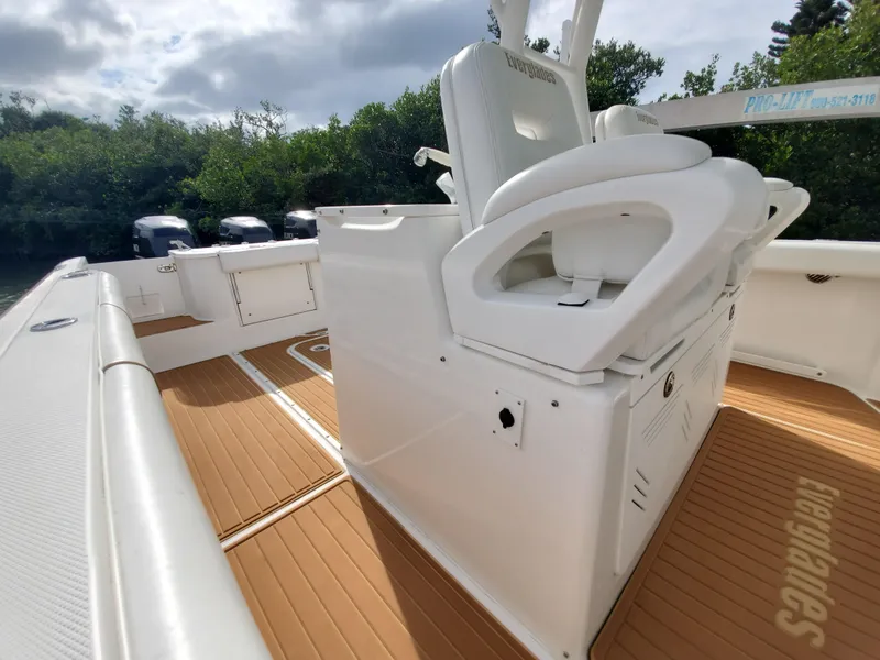 Slide: The Image of Everglades 350 Center Console 2008 - 158