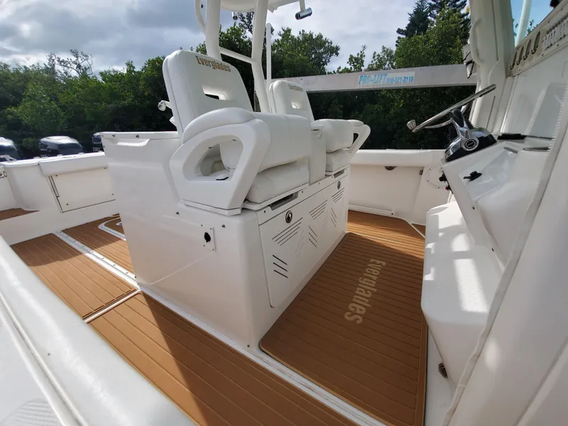 Slide: The Image of Everglades 350 Center Console 2008 - 160