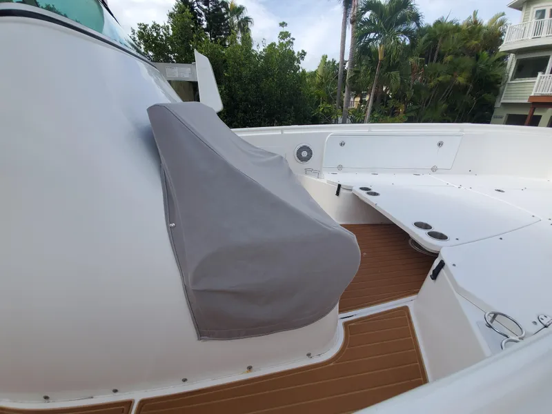 Slide: The Image of Everglades 350 Center Console 2008 - 164