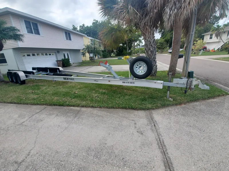 Slide: The Image of Everglades 350 Center Console 2008 - 175