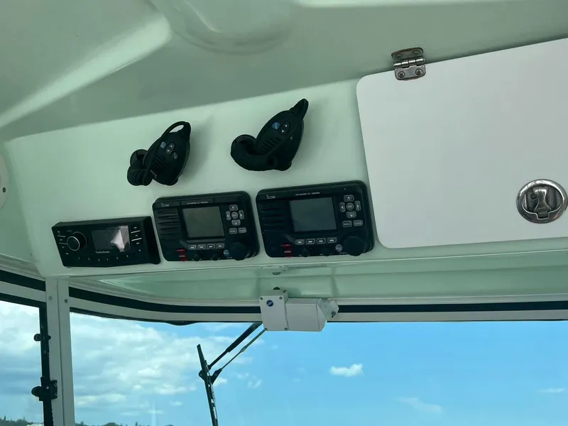 Slide: The Image of Everglades 350 Center Console 2008 - 179