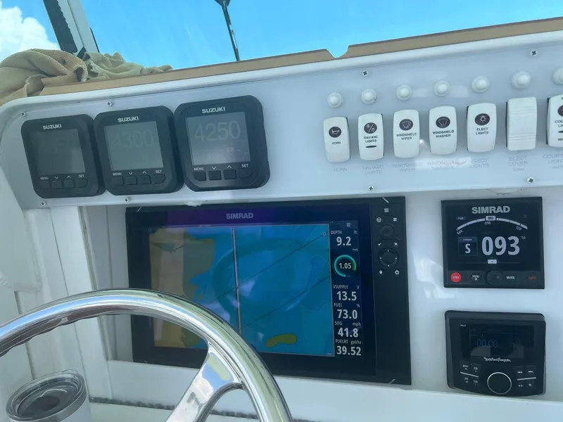 Slide: The Image of Everglades 350 Center Console 2008 - 180