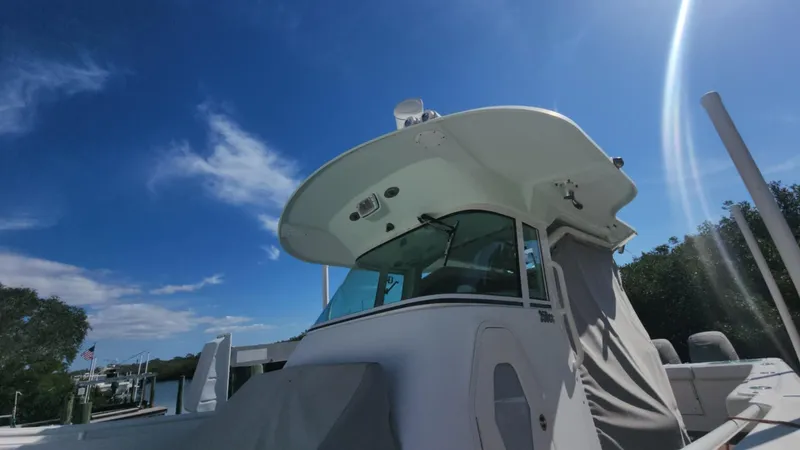 Slide: The Image of Everglades 350 Center Console 2008 - 200
