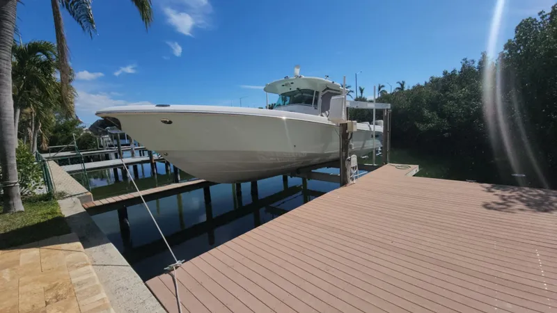 Slide: The Image of Everglades 350 Center Console 2008 - 210