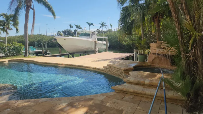 Slide: The Image of Everglades 350 Center Console 2008 - 212