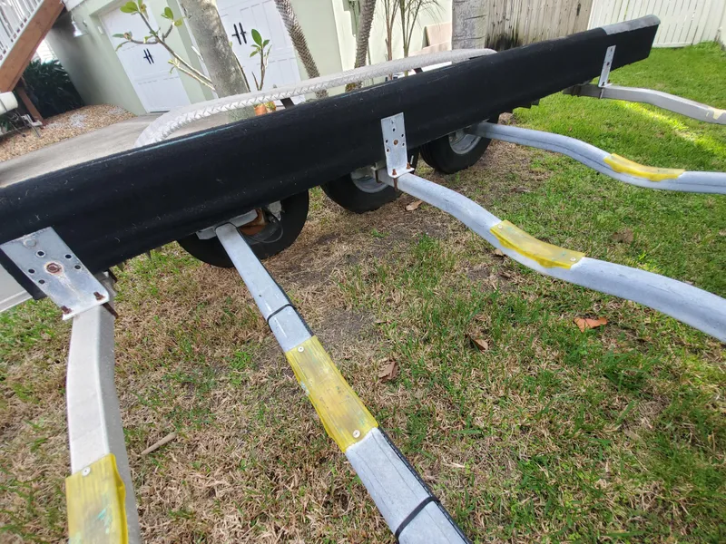 Slide: The Image of Everglades 350 Center Console 2008 - 53