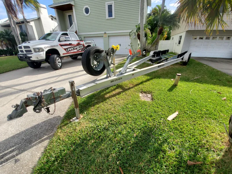 Slide: The Image of Everglades 350 Center Console 2008 - 57