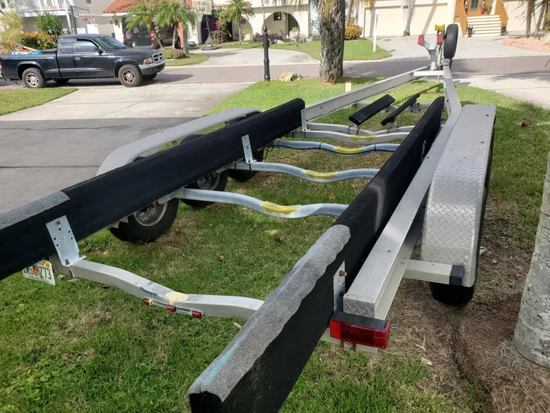 Slide: The Image of Everglades 350 Center Console 2008 - 58