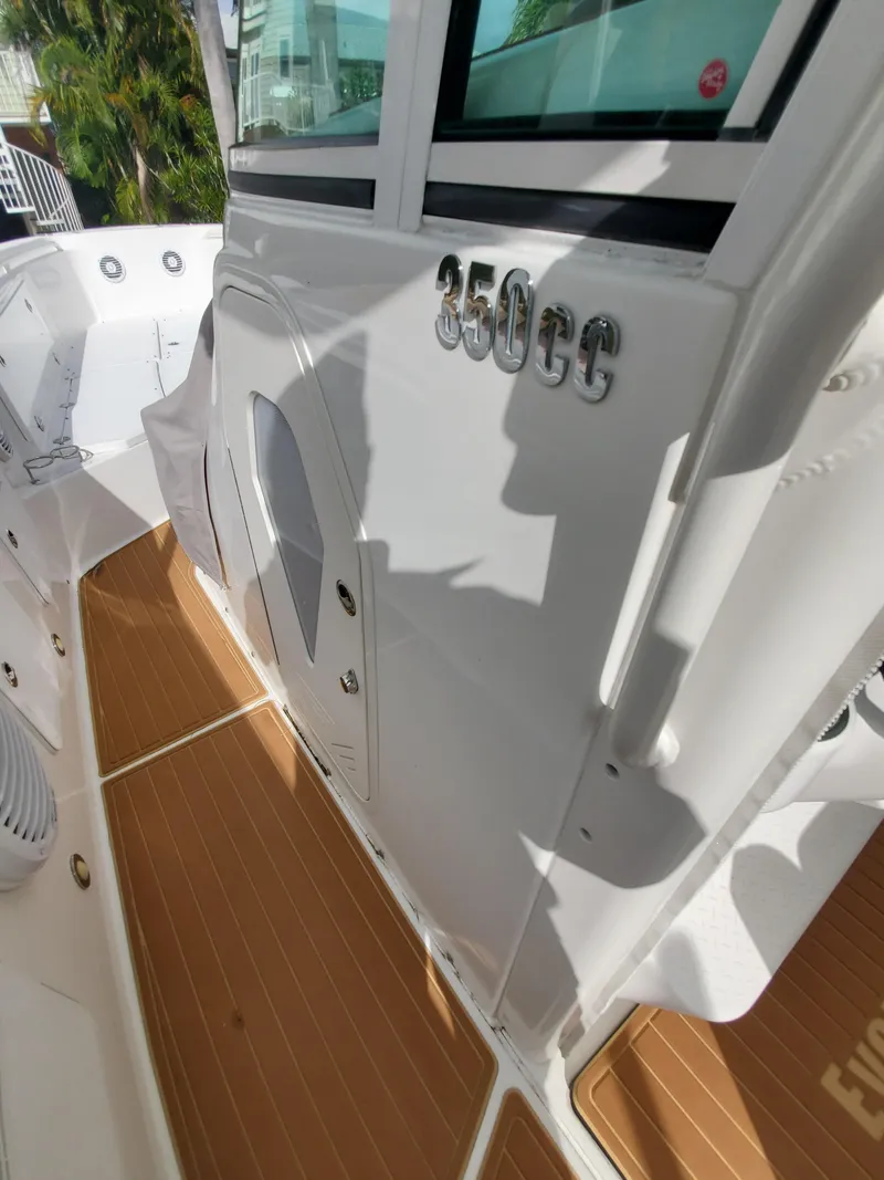 Slide: The Image of Everglades 350 Center Console 2008 - 64