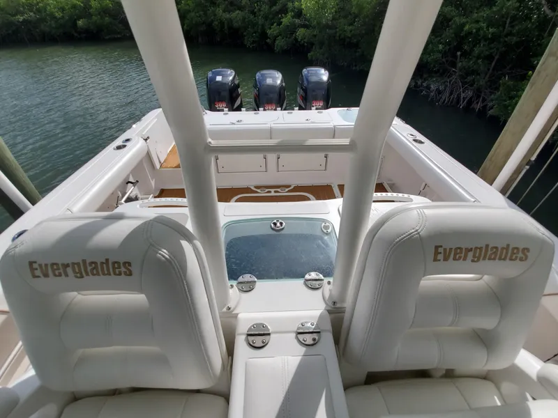 Slide: The Image of Everglades 350 Center Console 2008 - 65
