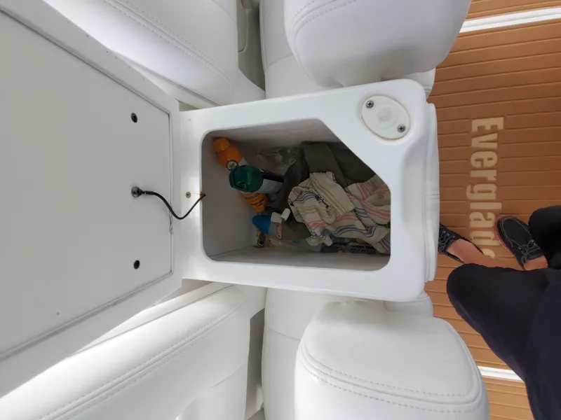 Slide: The Image of Everglades 350 Center Console 2008 - 68