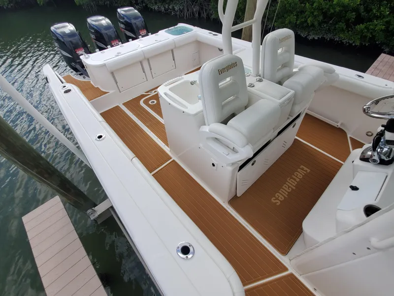 Slide: The Image of Everglades 350 Center Console 2008 - 71